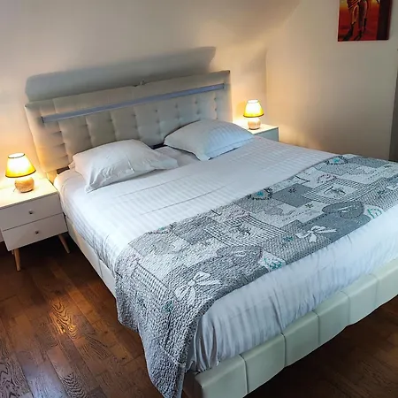 La Longere Dans La Prairie