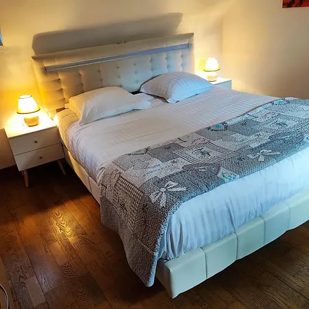 La Longere Dans La Prairie