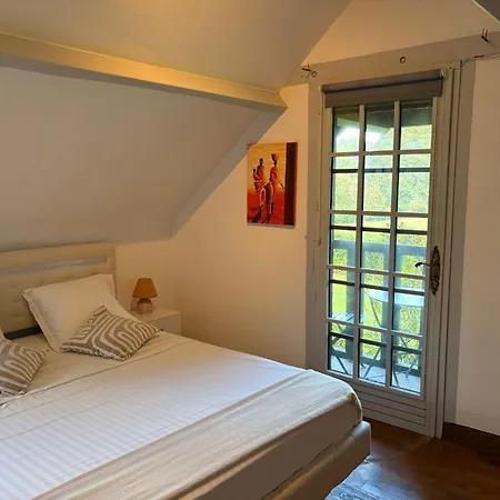 La Longère Dans La Prairie *