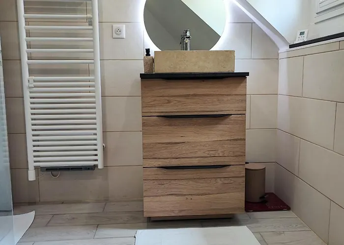 La Longere Dans La Prairie